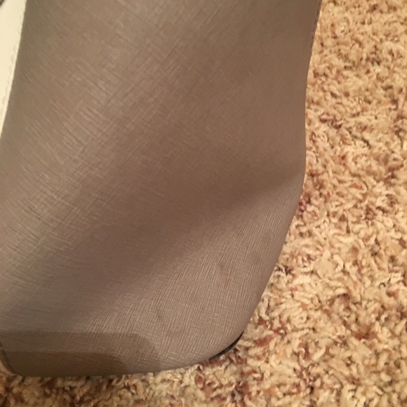 MICHAEL KORS PURSE - Picture 3 of 8